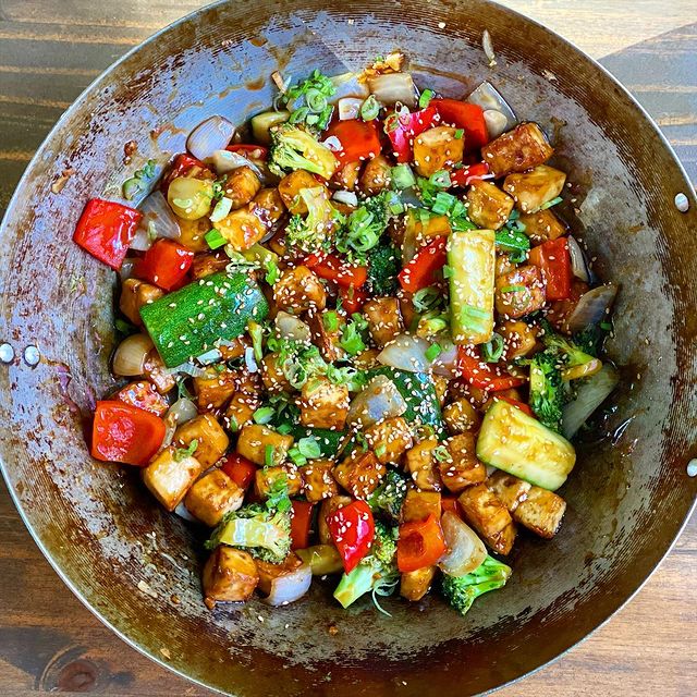 Crispy Teriyaki Tofu with Wok Sautéed Veggies